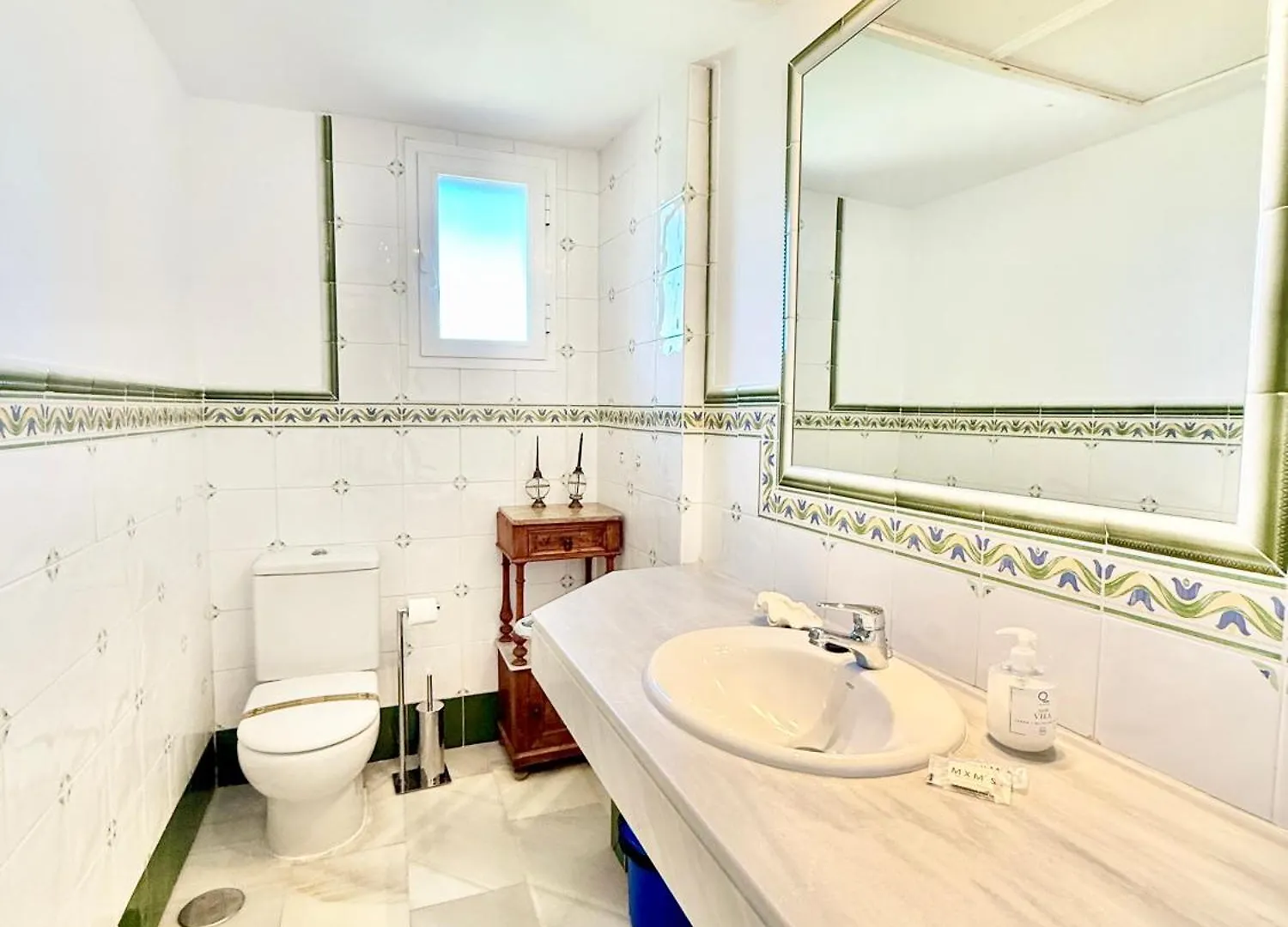 Penthouse Golden Mile Seaviews With Paddle Court - Eaw Homes Marbella 0*,  Španělsko